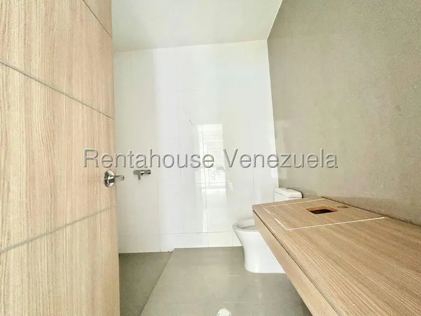 Apartamento (Duplex) en Venta en Solar del Hatillo, Distrito Metropolitano - 23