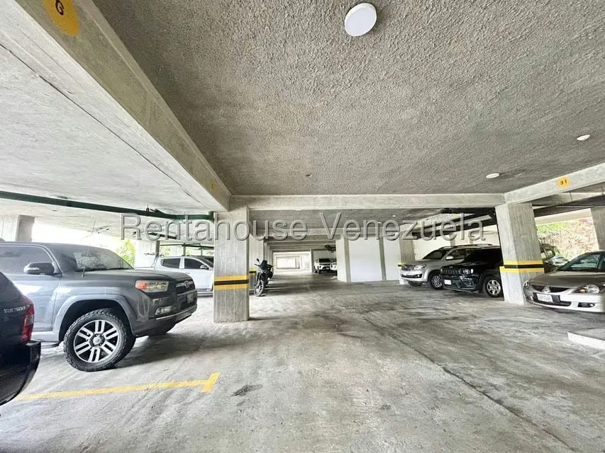 Apartamento (Duplex) en Venta en Solar del Hatillo, Distrito Metropolitano - 43
