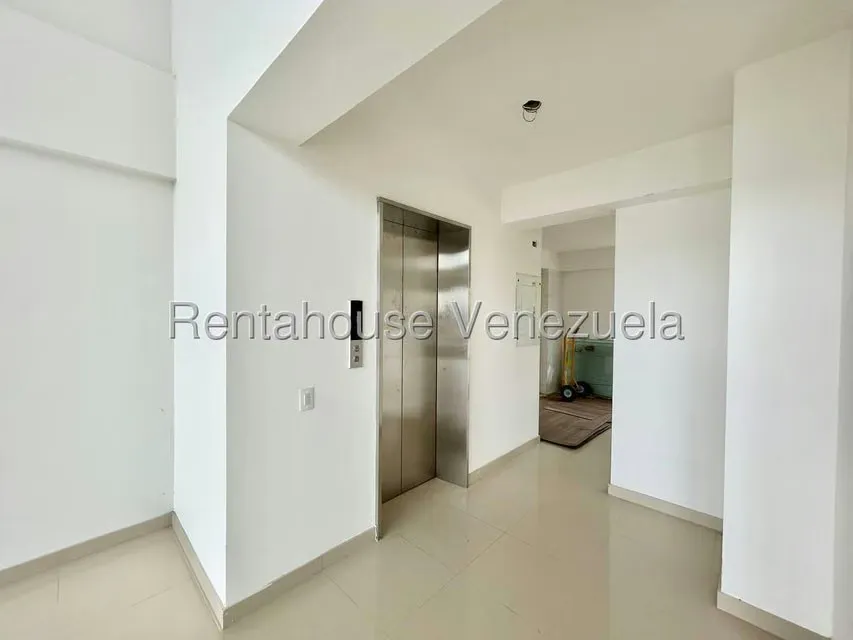 Apartamento (Duplex) en Venta en Solar del Hatillo, Distrito Metropolitano - 6