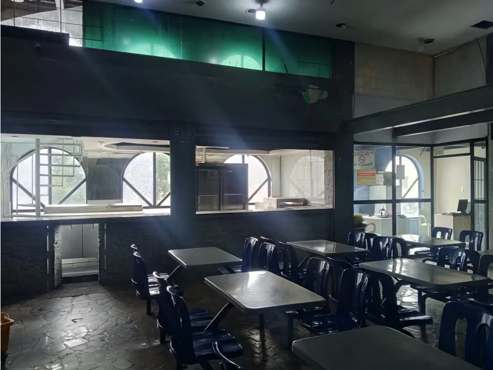 LOCAL EN ALQUILER DE DOS NIVELES EN LA BANDERA DE 20 M2 - 9