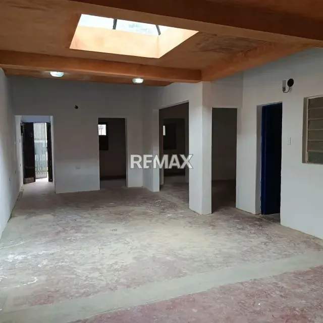 CASA COMERCIAL EN ALQUILER . - 13