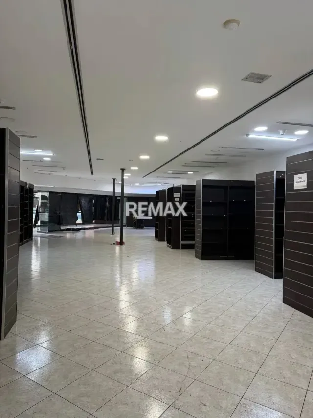 LOCAL COMERCIAL SANTA FE 220 MTS - 7