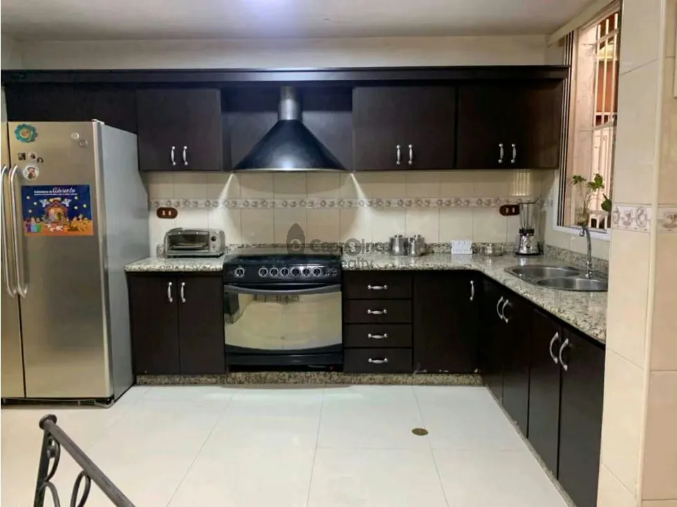 Venta de Casa de 2 plantas en Urb Prebo calle cerrada - 15