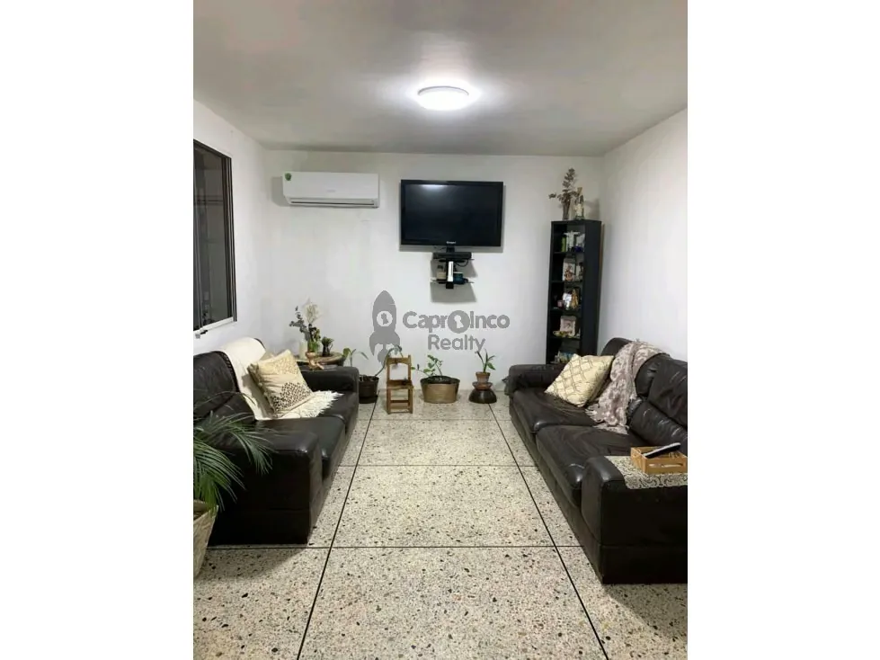 Venta de Casa de 2 plantas en Urb Prebo calle cerrada - 5
