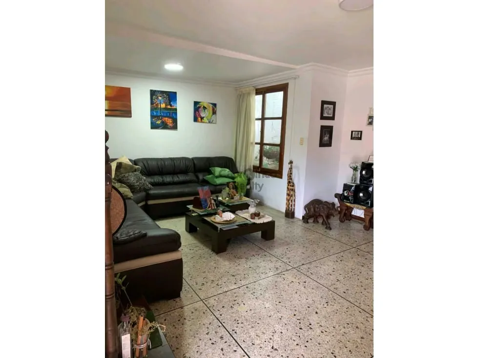 Venta de Casa de 2 plantas en Urb Prebo calle cerrada - 6