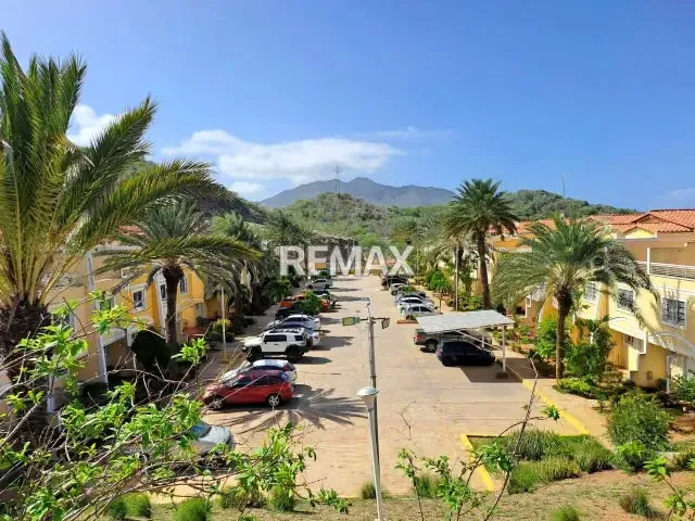 TOWN HOUSE EN LOS ROBLES, 3 HABITACIONES, MUNICIPIO MANEIRO, ISLA DE MARGARITA, NUEVA ESPARTA