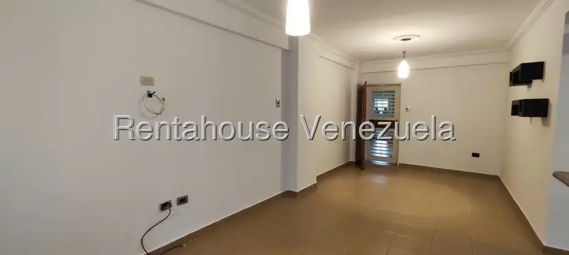 Apartamento (1 Nivel) en Alquiler en Parque Las Trinitarias, Lara