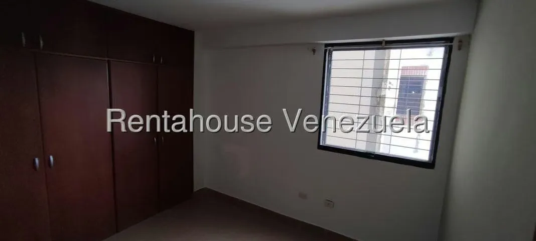 Apartamento (1 Nivel) en Alquiler en Parque Las Trinitarias, Lara - 14