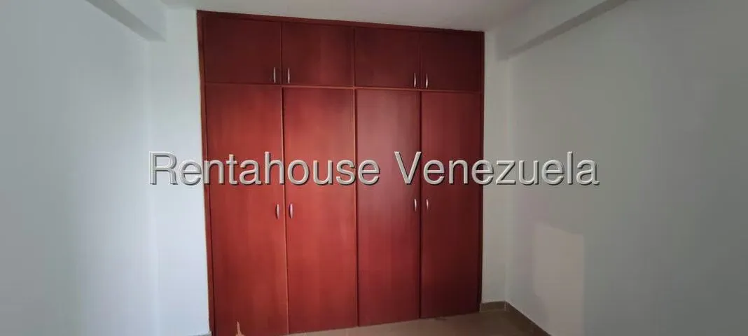 Apartamento (1 Nivel) en Alquiler en Parque Las Trinitarias, Lara - 15