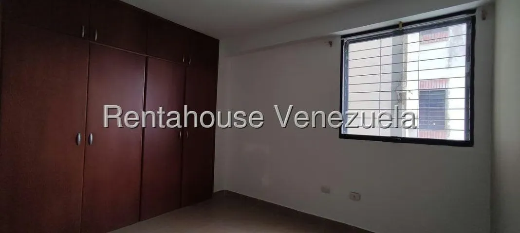 Apartamento (1 Nivel) en Alquiler en Parque Las Trinitarias, Lara - 16