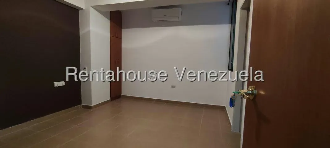 Apartamento (1 Nivel) en Alquiler en Parque Las Trinitarias, Lara - 27