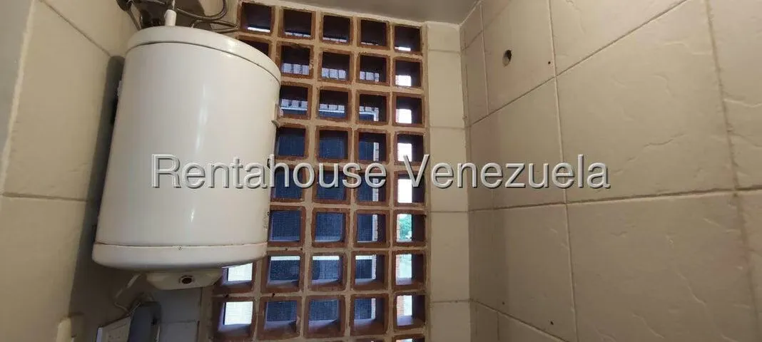Apartamento (1 Nivel) en Alquiler en Parque Las Trinitarias, Lara - 9