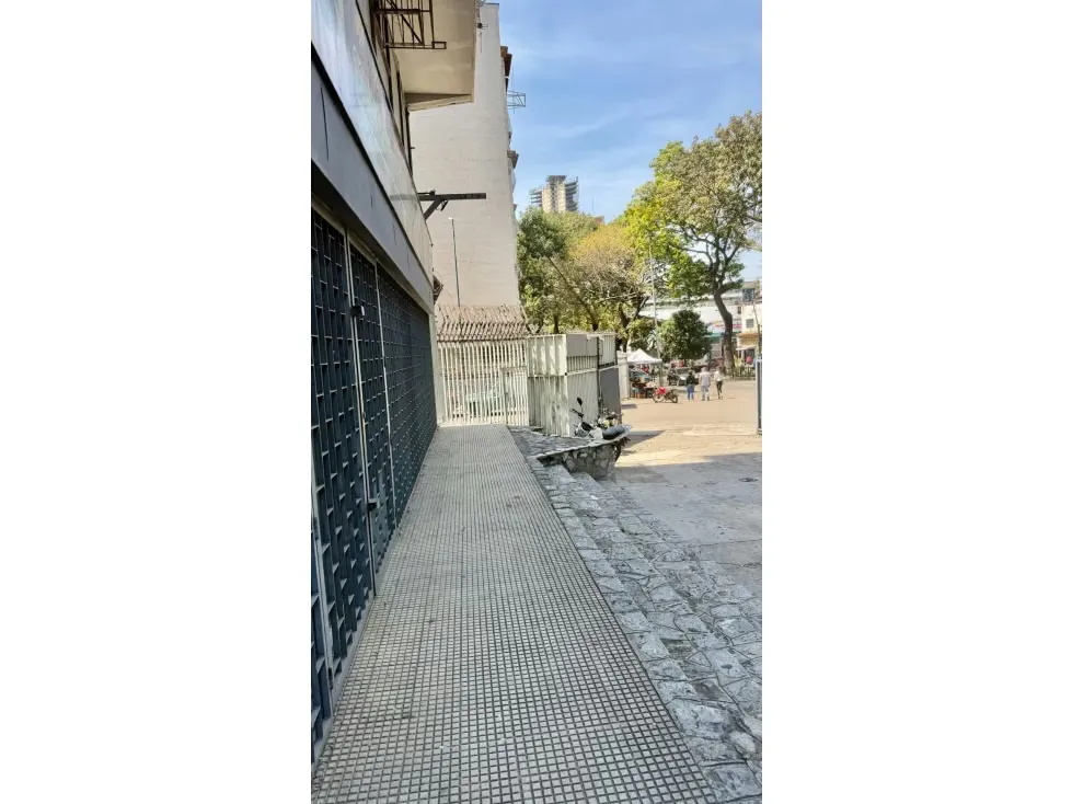 Vendo local comercial a pie de calle 151m2 Mariperez 0694 - 2