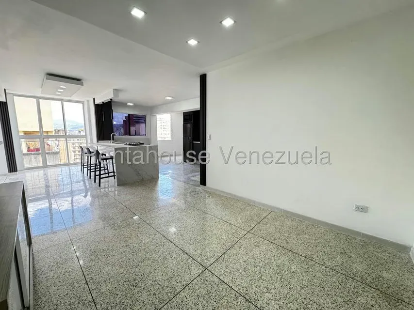 Apartamento (1 Nivel) en Alquiler en Santa Monica, Distrito Metropolitano - 2