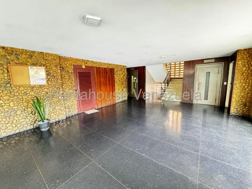 Apartamento (1 Nivel) en Alquiler en Santa Monica, Distrito Metropolitano - 23