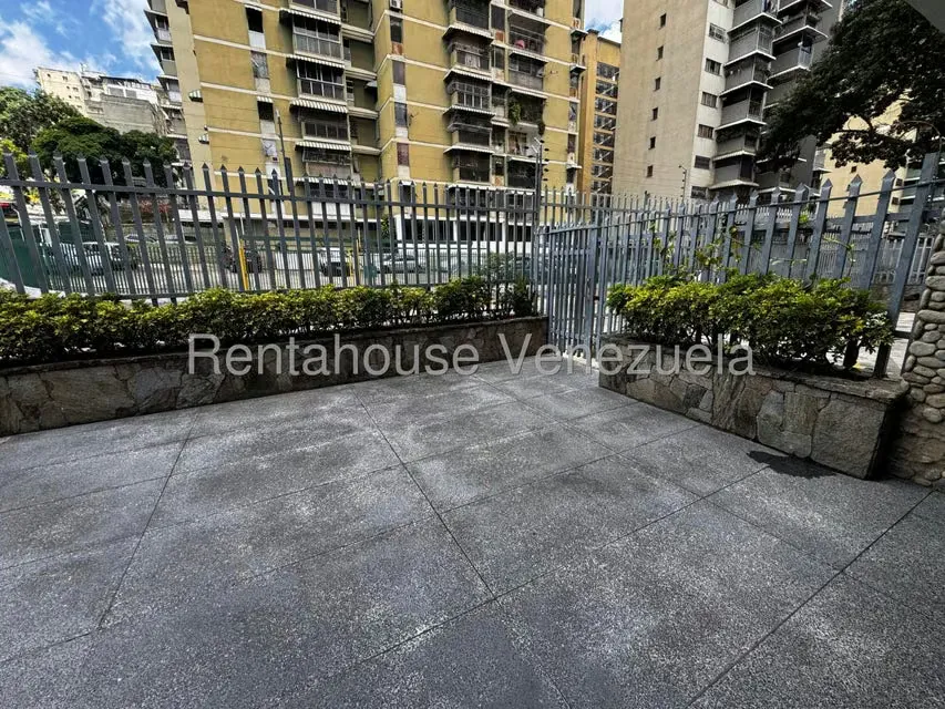 Apartamento (1 Nivel) en Alquiler en Santa Monica, Distrito Metropolitano - 24