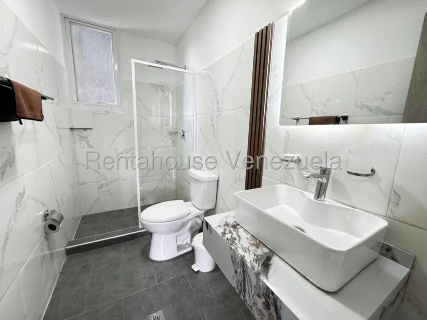 Apartamento (1 Nivel) en Alquiler en Santa Monica, Distrito Metropolitano - 8