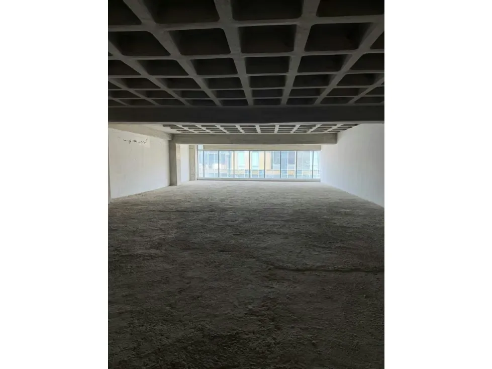 VENTA DE OFICINA / LOCAL COMERCIAL 262 m², LAS MERCEDES - 2