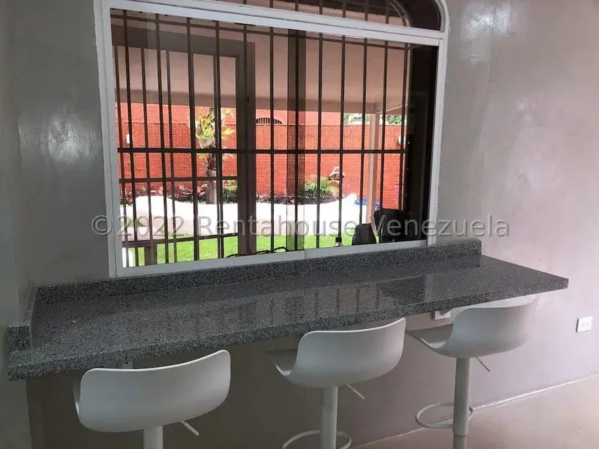 Apartamento (Planta Baja) en Alquiler en La Tahona, Distrito Metropolitano - 11