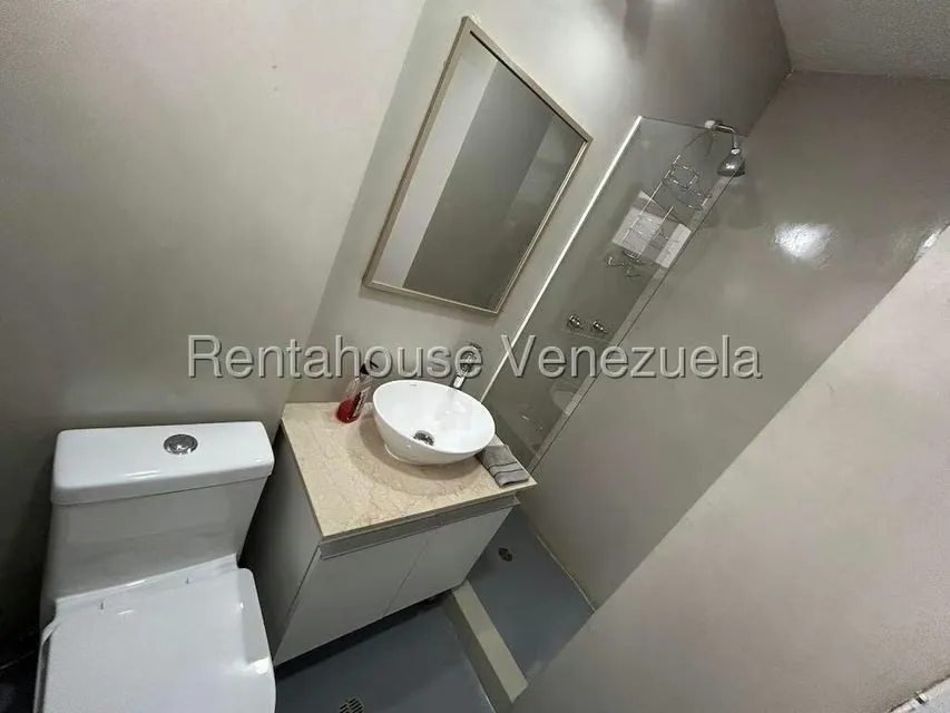 Apartamento (Planta Baja) en Alquiler en La Tahona, Distrito Metropolitano - 19