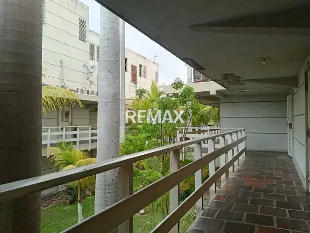 SE VENDE APARTAMENTO DÚPLEX MODERNO DE 94M² RES. DORAL BEACH - 2