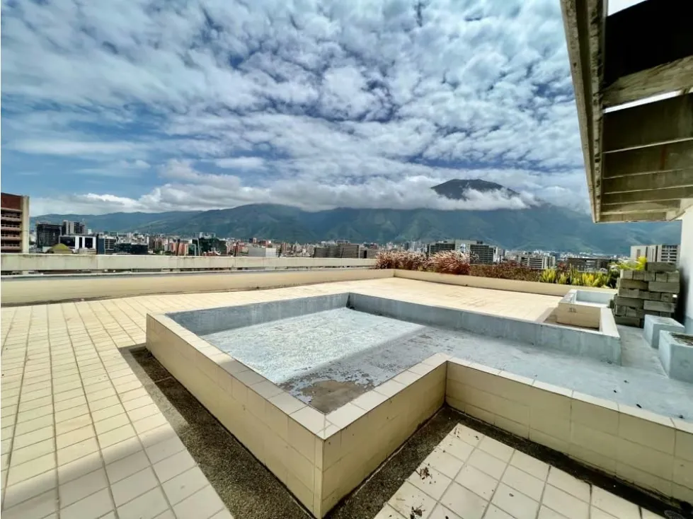 Se vende PB 400m2 + 400m2 terraza 4h+s+e/5B/2p Lomas de las Mercedes - 22