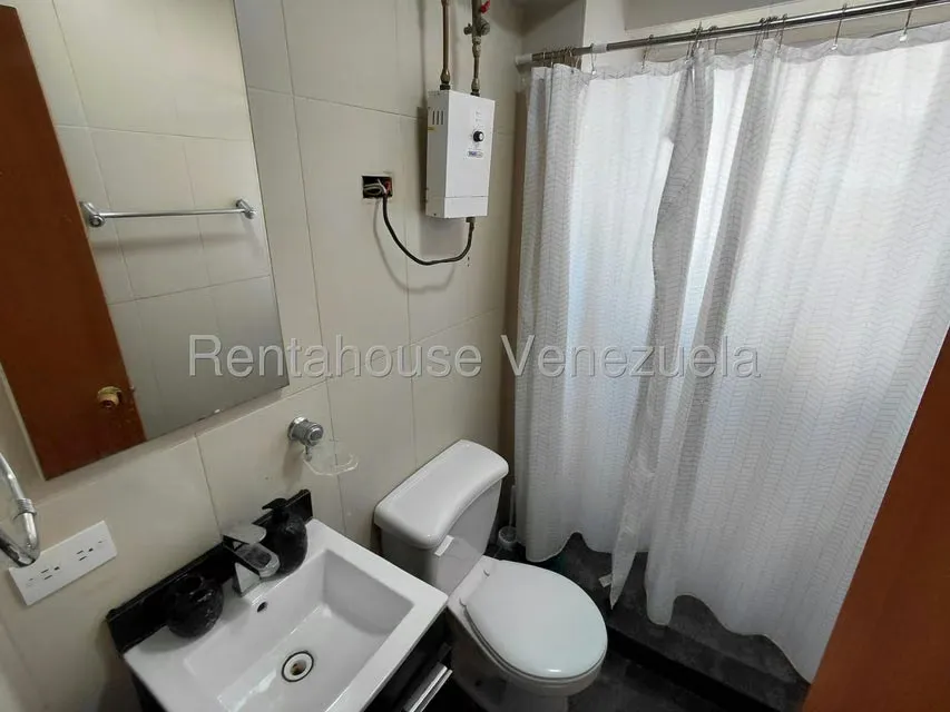 Apartamento (1 Nivel) en Alquiler en Miravila, Distrito Metropolitano - 11