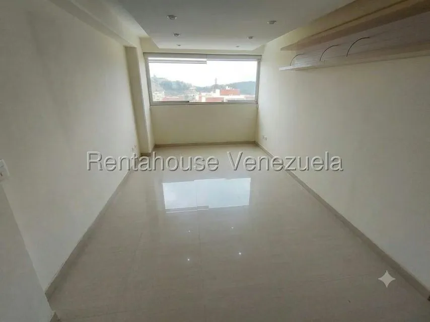 Apartamento (1 Nivel) en Alquiler en Miravila, Distrito Metropolitano - 3