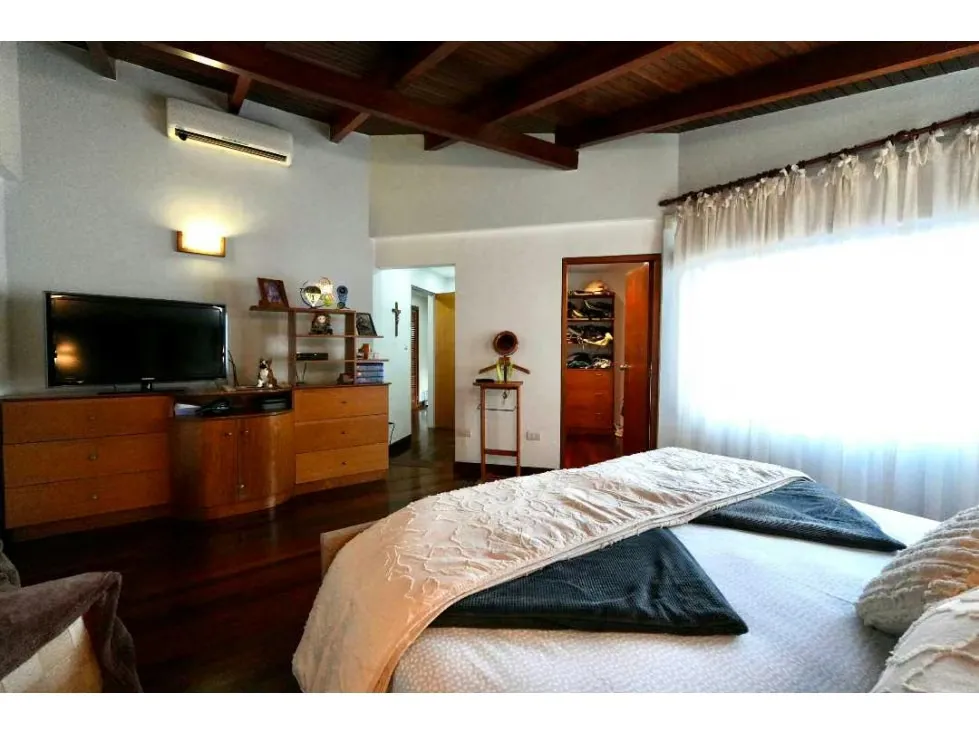 Hermosa casa en venta ubicada en Cumbres de Curumo BARUTA - 14