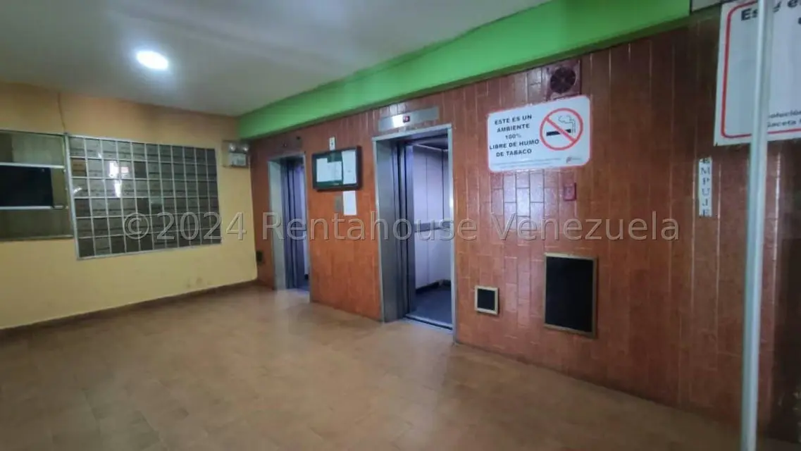 Comercial (Oficina) en Venta en Centro, Lara - 23