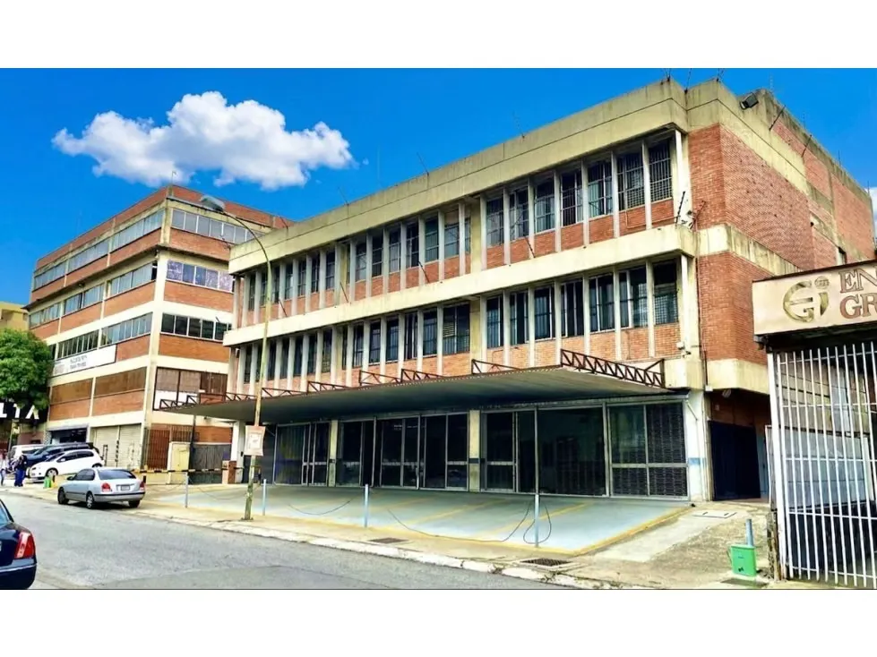 VENTA DE EDIFICIO INDUSTRIAL EN LA URBINA 3.820 M2
