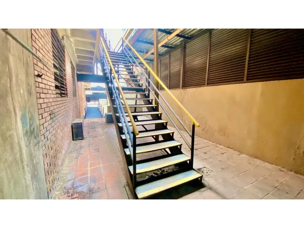 VENTA DE EDIFICIO INDUSTRIAL EN LA URBINA 3.820 M2 - 14