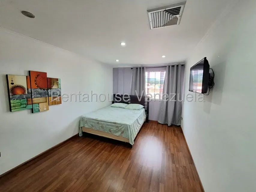 Casa (Duplex) en Venta en Trigal Norte, Carabobo - 28