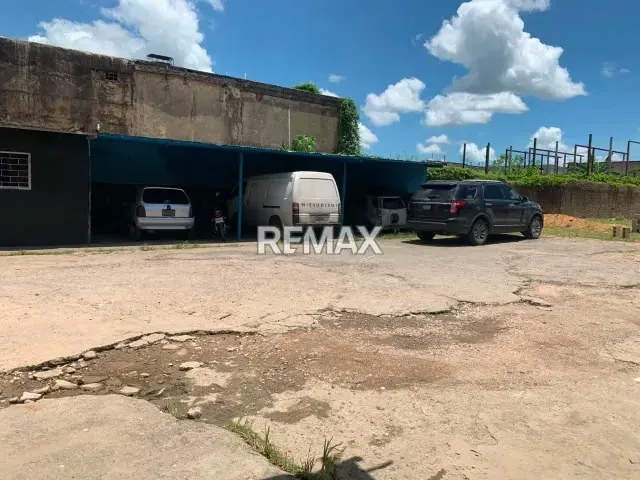 Se alquila Autolavado y taller de cambio de aceite completamente techado - 2