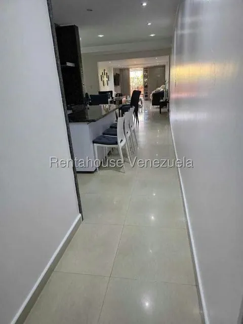 Apartamento (1 Nivel) en Venta en Lomas del Sol, Distrito Metropolitano - 2
