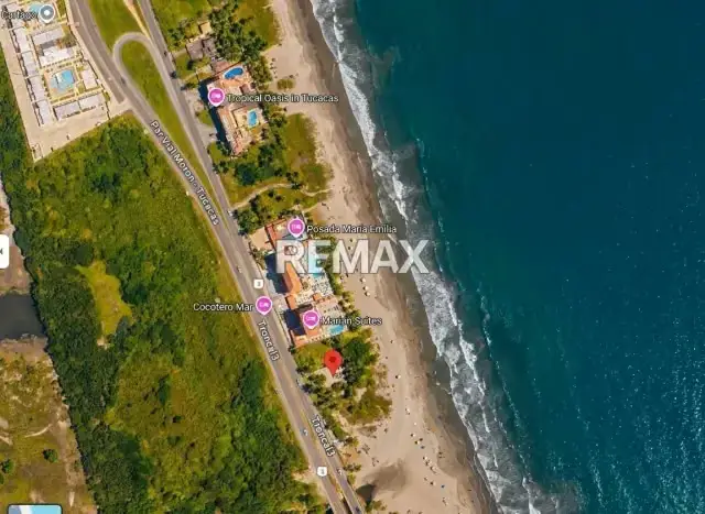 EN VENTA TERRENO DE 756 METROS CUADRADOS A ORILLA DE CARRETERA Y CON SALIDA LA PLAYA.