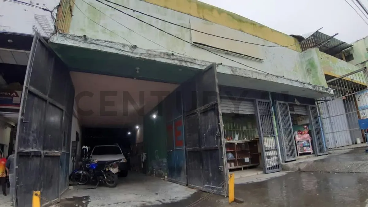 En Venta Galpón en Catia. Gato Negro - 3