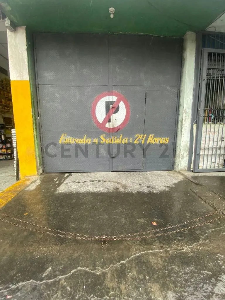 En Venta Galpón en Catia. Gato Negro - 4
