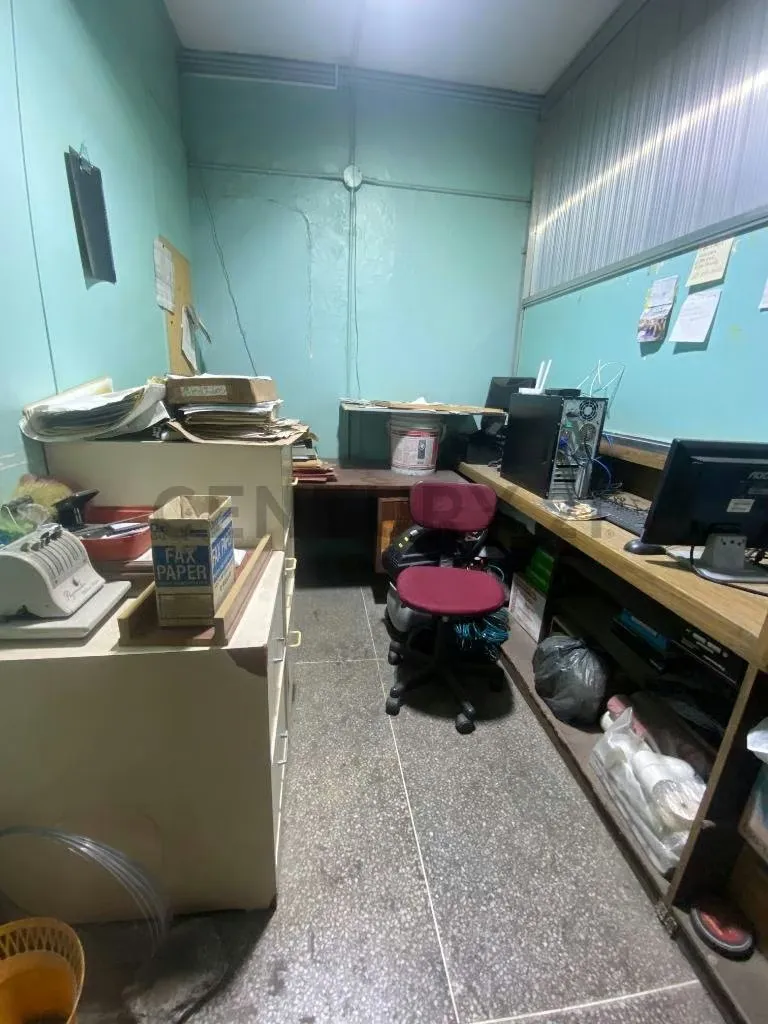 En Venta Galpón en Catia. Gato Negro - 6