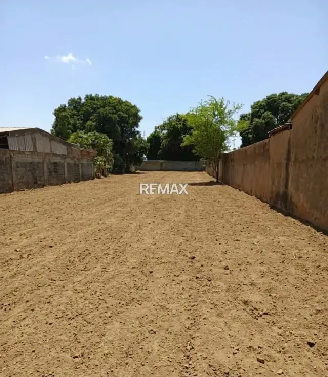 Terreno en Raul Leoni, Avenida 73B. En Venta