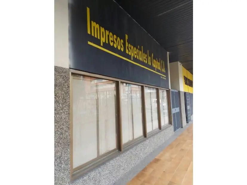 Alquilo Local 400m2 Los Cortijos de Lourdes 7641