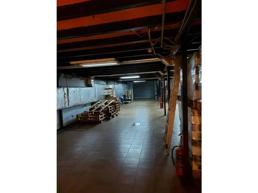 Alquilo Local 400m2 Los Cortijos de Lourdes 7641 - 12