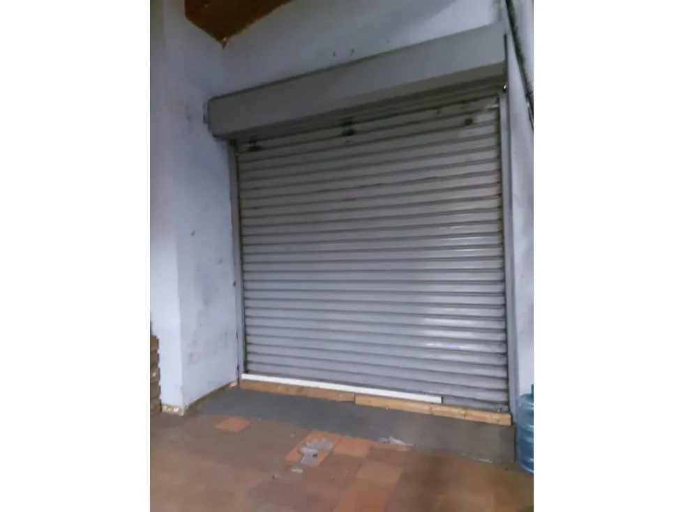 Alquilo Local 400m2 Los Cortijos de Lourdes 7641 - 19
