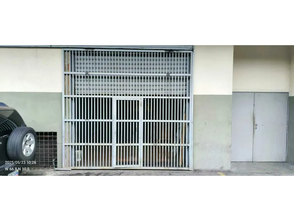 Alquilo Local 400m2 Los Cortijos de Lourdes 7641 - 20