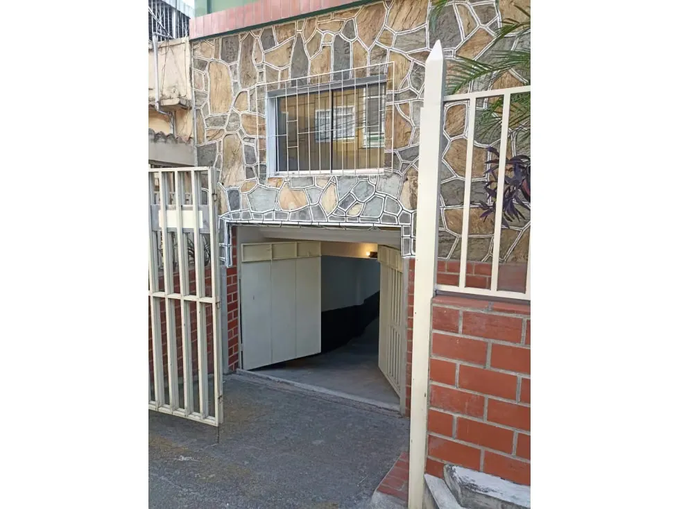 Oficina en alquiler con excelente ubicación Urb Buena Vista - 3