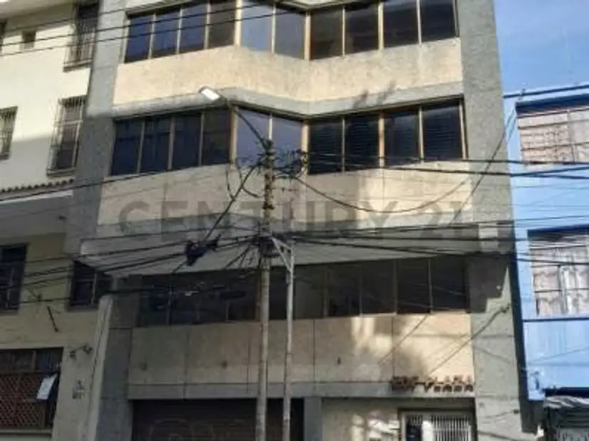 VENTA DE EDIFICIO EN BARUTA