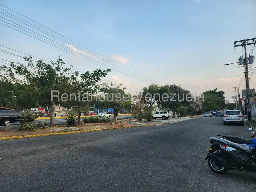 Local Comercial en Alquiler en La Esmeralda, Carabobo - 16