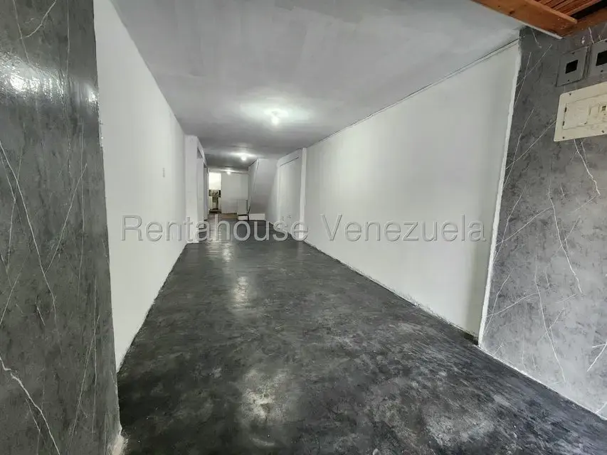 Local Comercial en Alquiler en La Esmeralda, Carabobo - 4