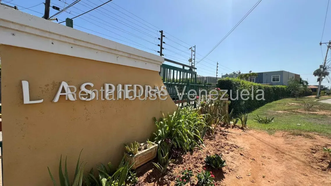 Townhouse (1 Nivel) en Venta en Camino de la Lagunita, Zulia - 2