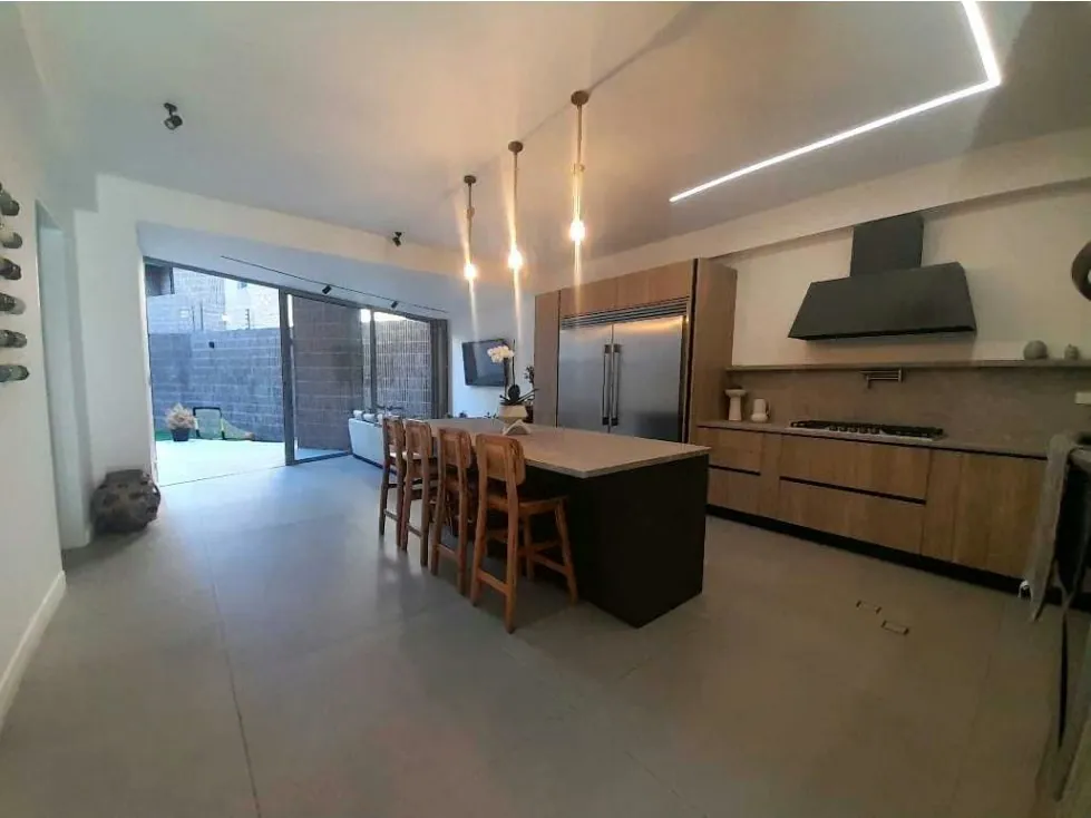 Vendo PB duplex 335m2 La Castellana 8483 - 39
